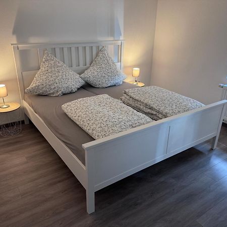 Ferienwohnung Direkt An Der Mosel Im Zentrum Von Zell Exteriör bild