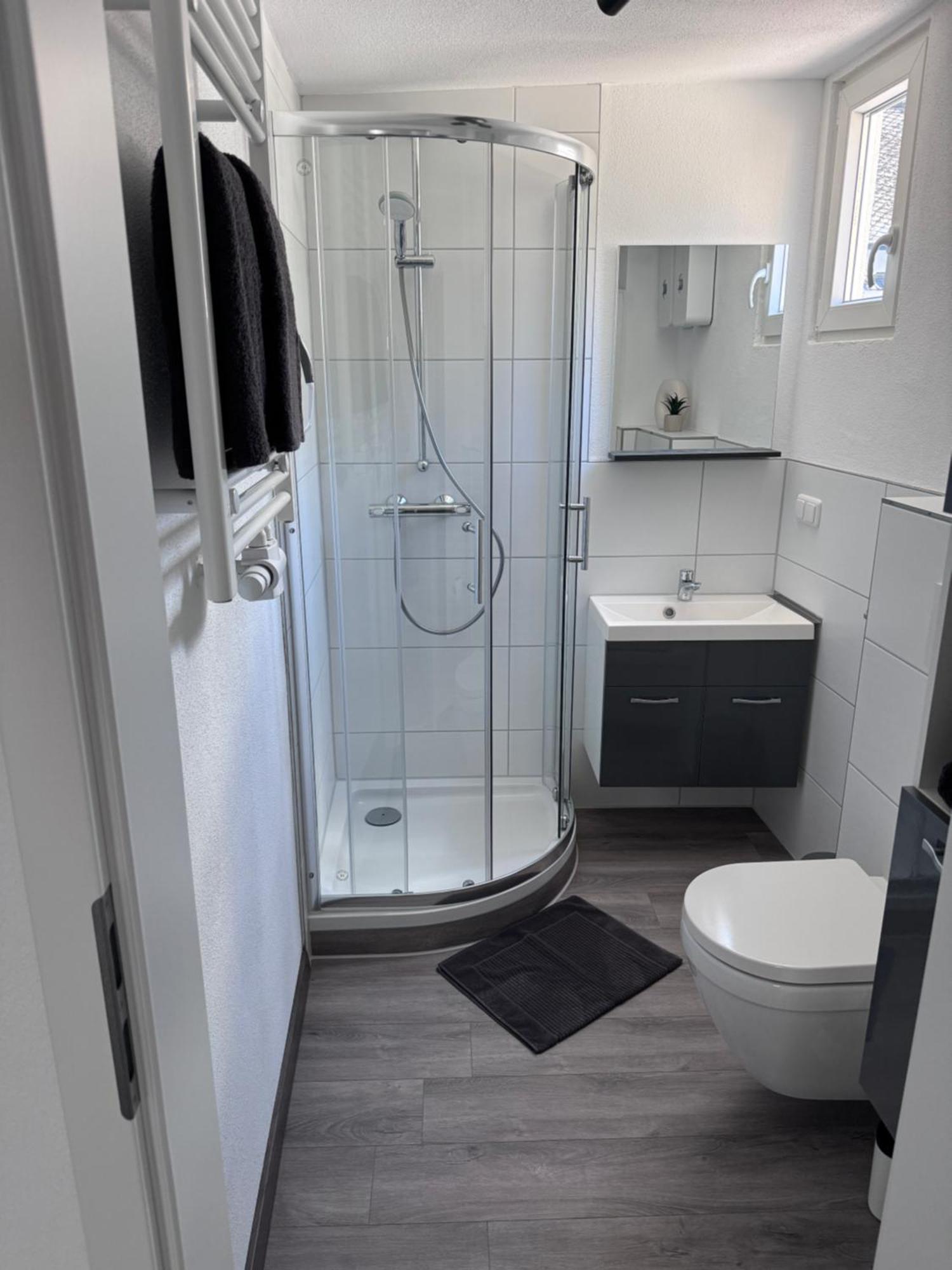 Ferienwohnung Direkt An Der Mosel Im Zentrum Von Zell Exteriör bild